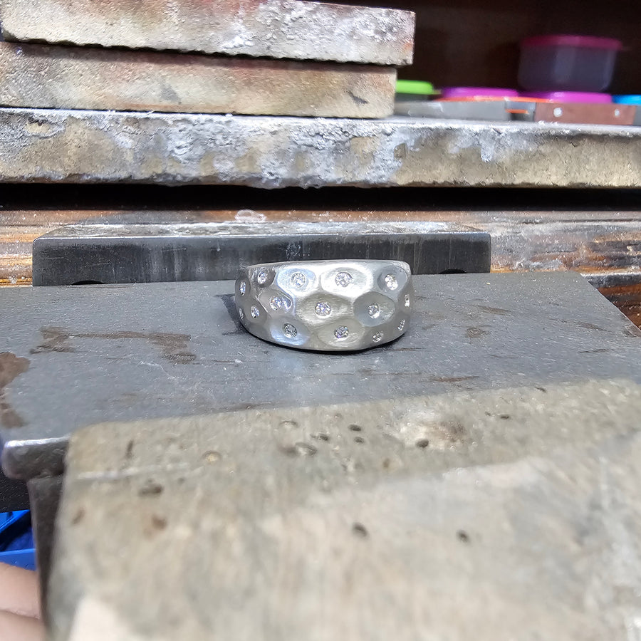 9ct White Gold and Diamond Ring "Lava"