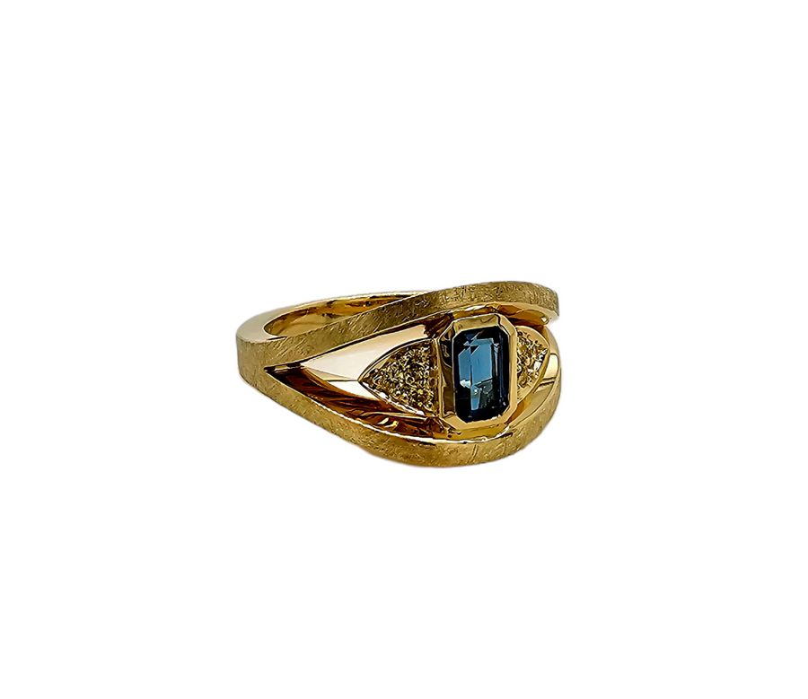 18ct Yellow Gold Dress Ring Featuring A Topaz & Yellow Diamonds