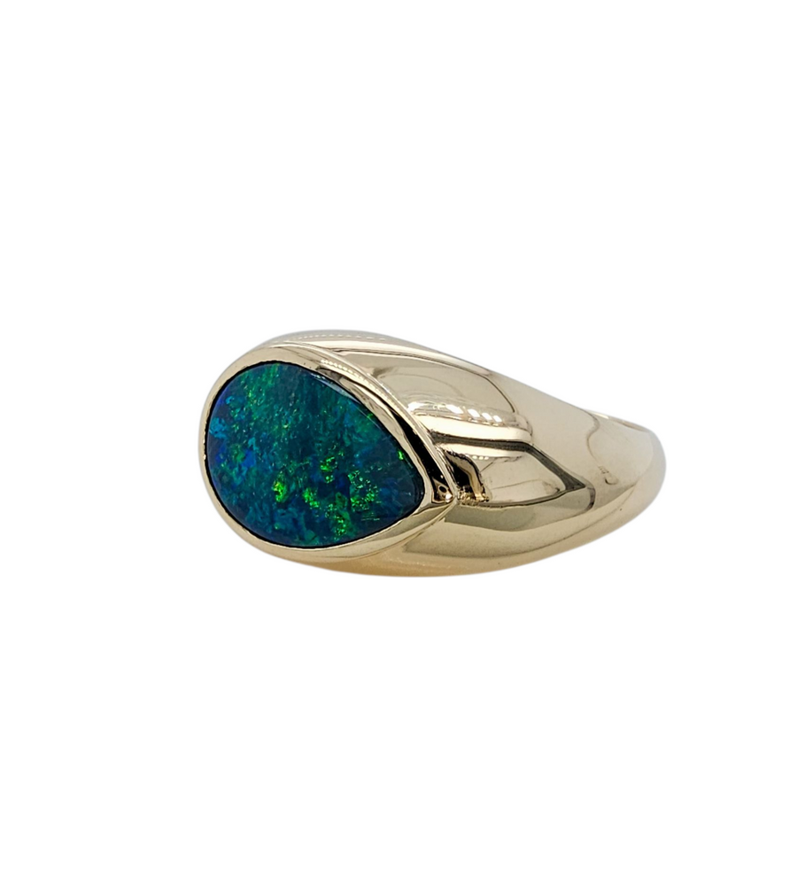 9ct Yellow Gold & Black Opal Gents Ring