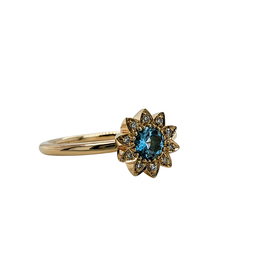 9ct Yellow Gold Aquamarine Ring "Aqua Bloom"