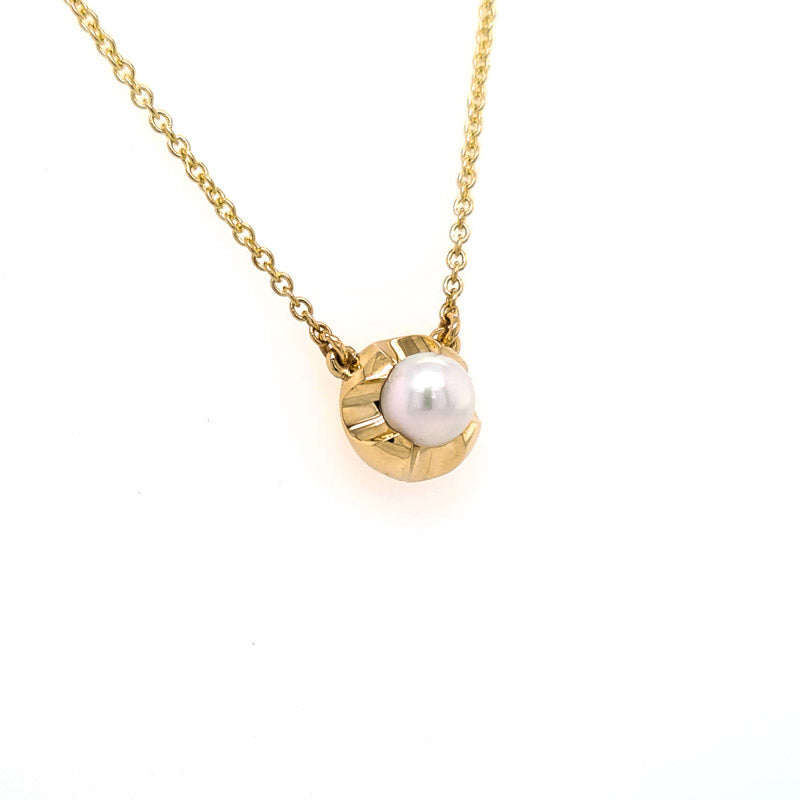 9ct Gold and Pearl Necklace "Divine"