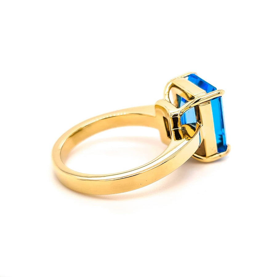 9ct Yellow Gold & Topaz Dress Ring